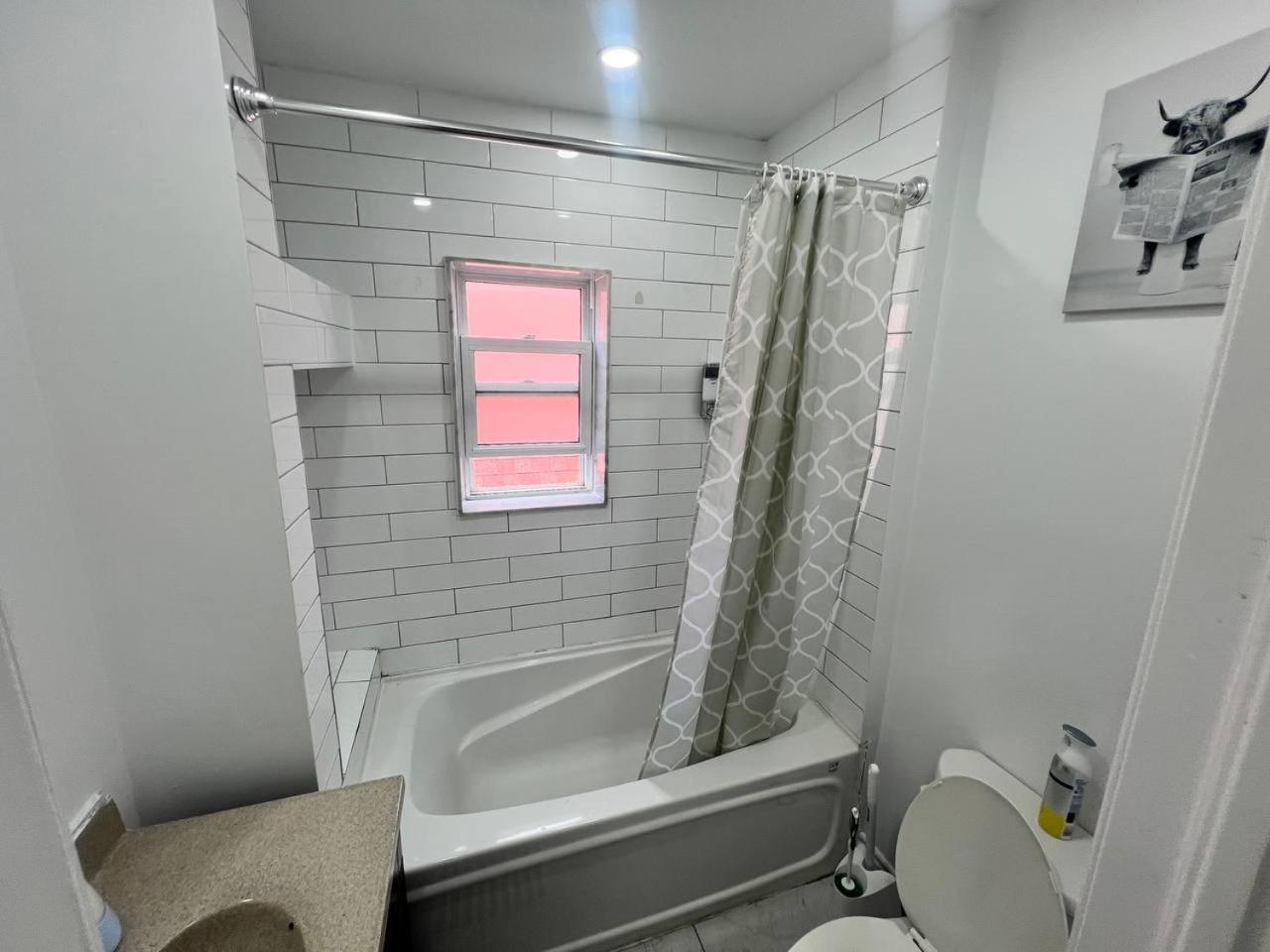 #1 Convvy-Nient Residence! Toronto Bagian luar foto