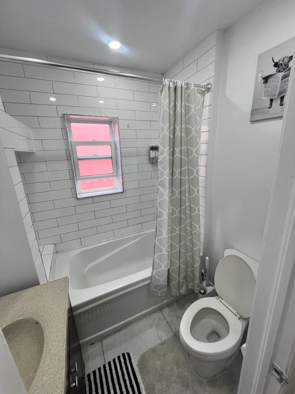 #1 Convvy-Nient Residence! Toronto Bagian luar foto
