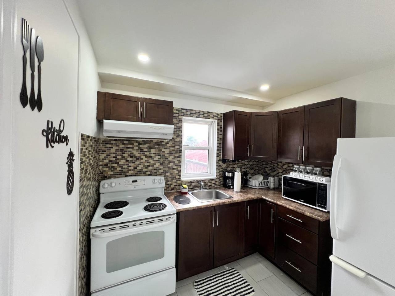 #1 Convvy-Nient Residence! Toronto Bagian luar foto
